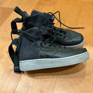 Nike SF Air Force 1 Mid women's basketball shoe sneakers gray sz 7